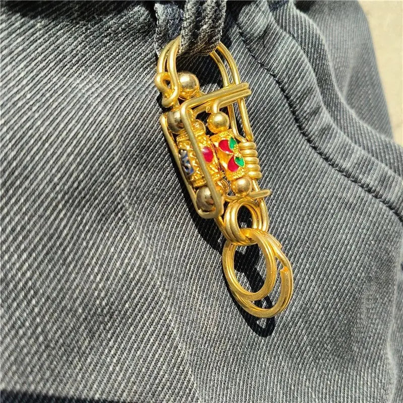 Móc khóa handmade bằng đồng và inox